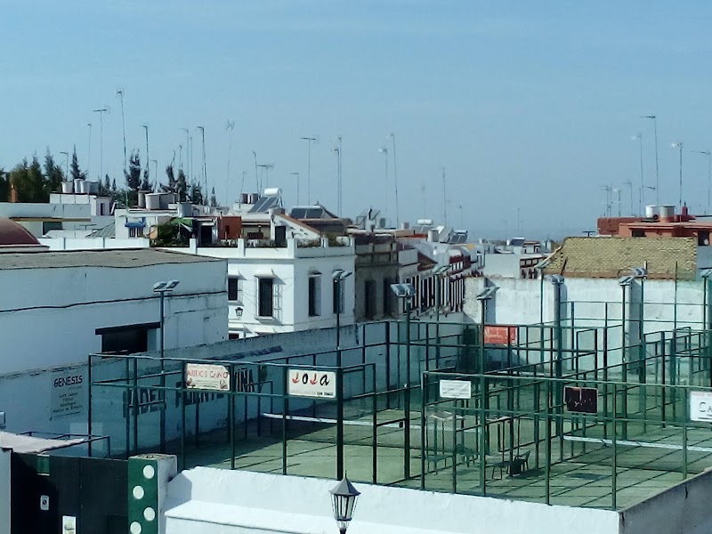 Club de Pádel Fuente Viña en Carmona - Foto 1