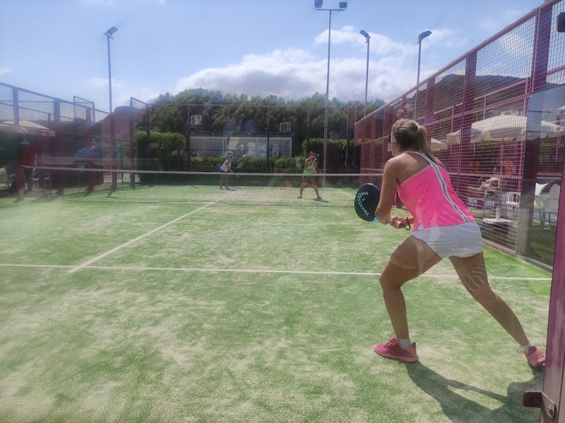 Club Deportivo Pádel Arroyomolinos - Foto 3