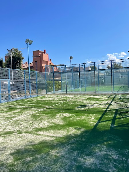 Escuela de pádel Los Jardines - Foto 3