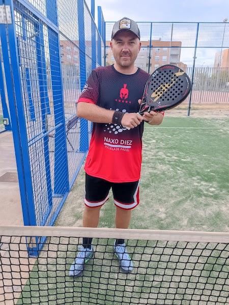 ESCUELA DE PADEL NAXO DIEZ