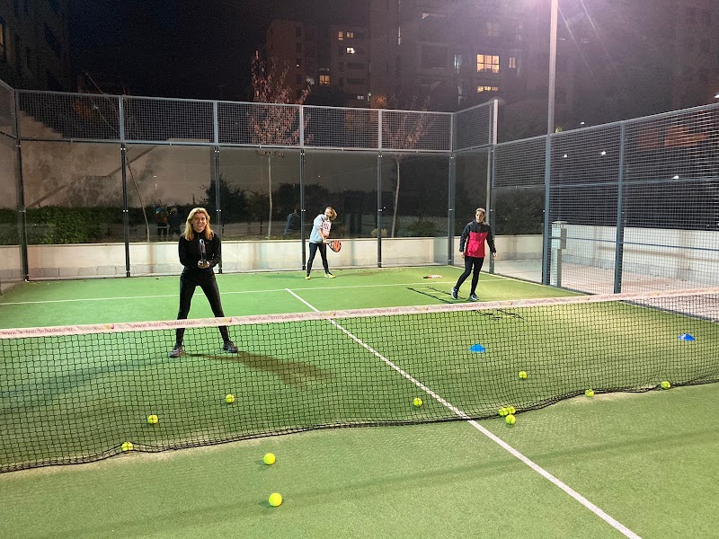 Homepadelmadrid, Clases De Padel A Domicilio - Foto 3