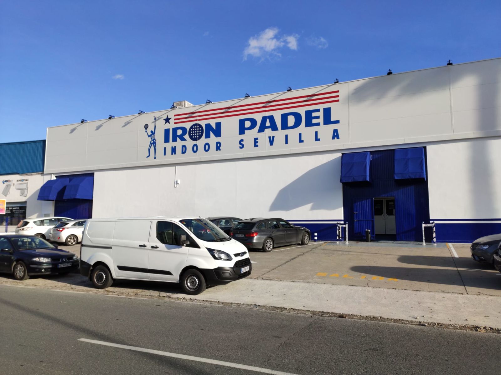 Iron Padel Indoor Sevilla - Foto 8