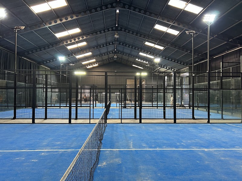 Lora Padel Indoor en Lora del Río - Foto 1