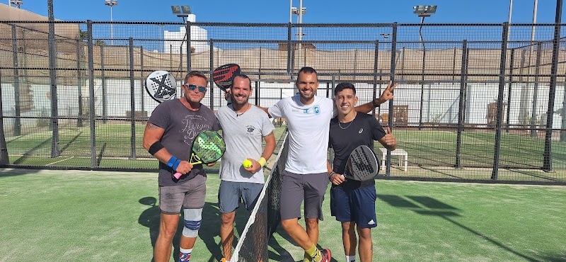 Padel Esquinzo en Pájara - Foto 1