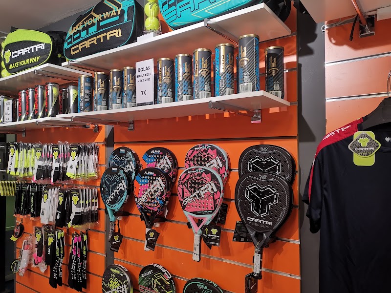 PADEL FOUR INDOR CLUB en Valverde del Majano - Foto 1