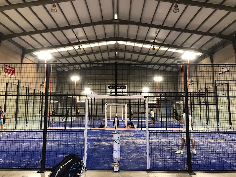 PADEL FUENTES INDOOR en Fuentes de Andalucía - Foto 1