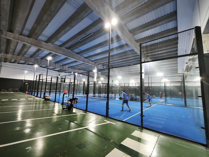 Pádel Indoor Hospitalet IV - Foto 2