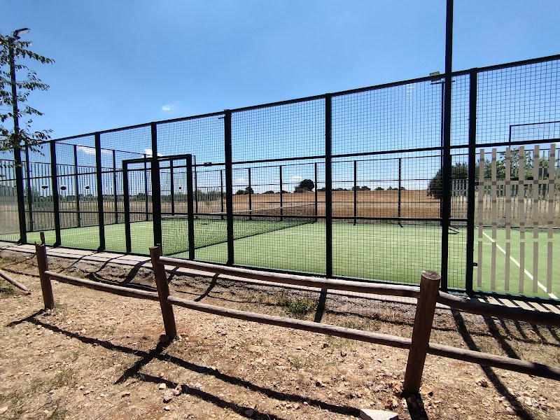 Pista de pádel en San Andrés del Rey - Foto 1