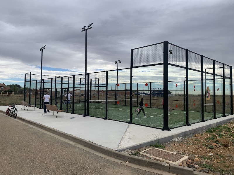 Pista de Pádel en Laguna de Negrillos - Foto 1