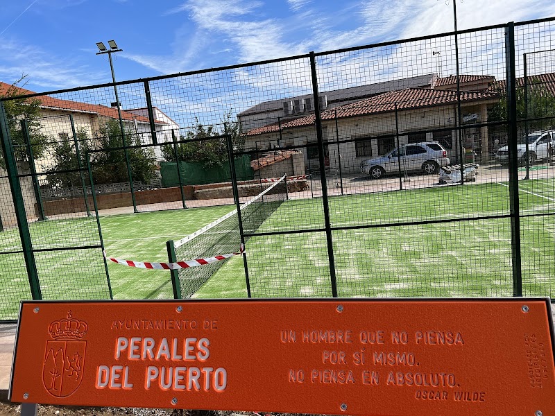Pista de pádel en Perales del Puerto - Foto 1