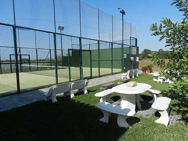 Pista de padel huerta del noble en Roche - Foto 1