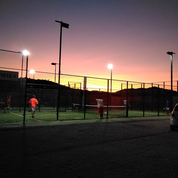 Pista de padel "Las Navas" en Las Navas de la Concepción - Foto 1
