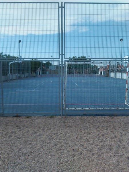 Pistas de Pádel "Familia Moreno" en Ajofrín - Foto 1