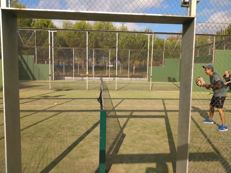 Pistas de pádel Marqués de Monistrol - Río San Pol