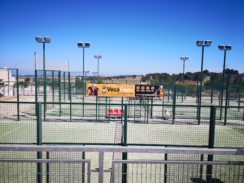 Pistas de padel y tenis "Los Chanes" en San Miguel de Salinas - Foto 1